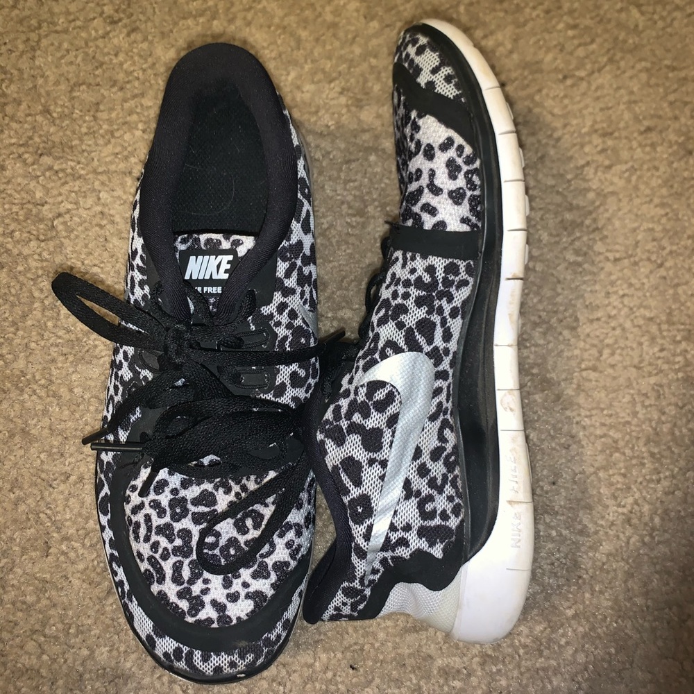 Nike gym shoes